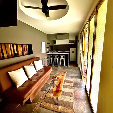 Container House Aparthotel ตลายาคาปาน ภายนอก รูปภาพ
