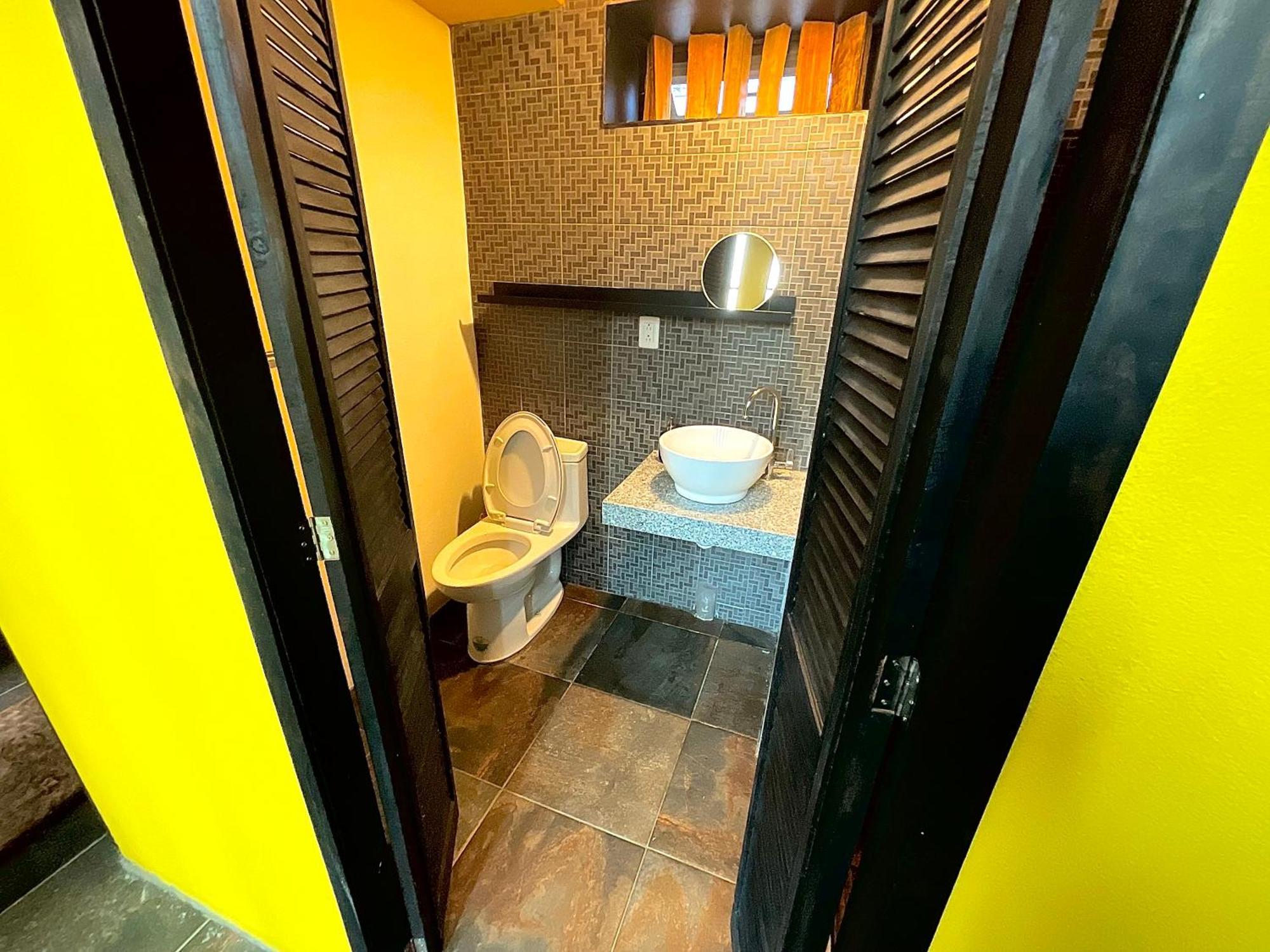 Container House Aparthotel ตลายาคาปาน ภายนอก รูปภาพ