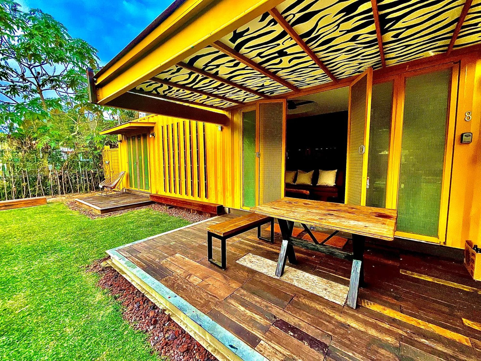 Container House Aparthotel ตลายาคาปาน ภายนอก รูปภาพ